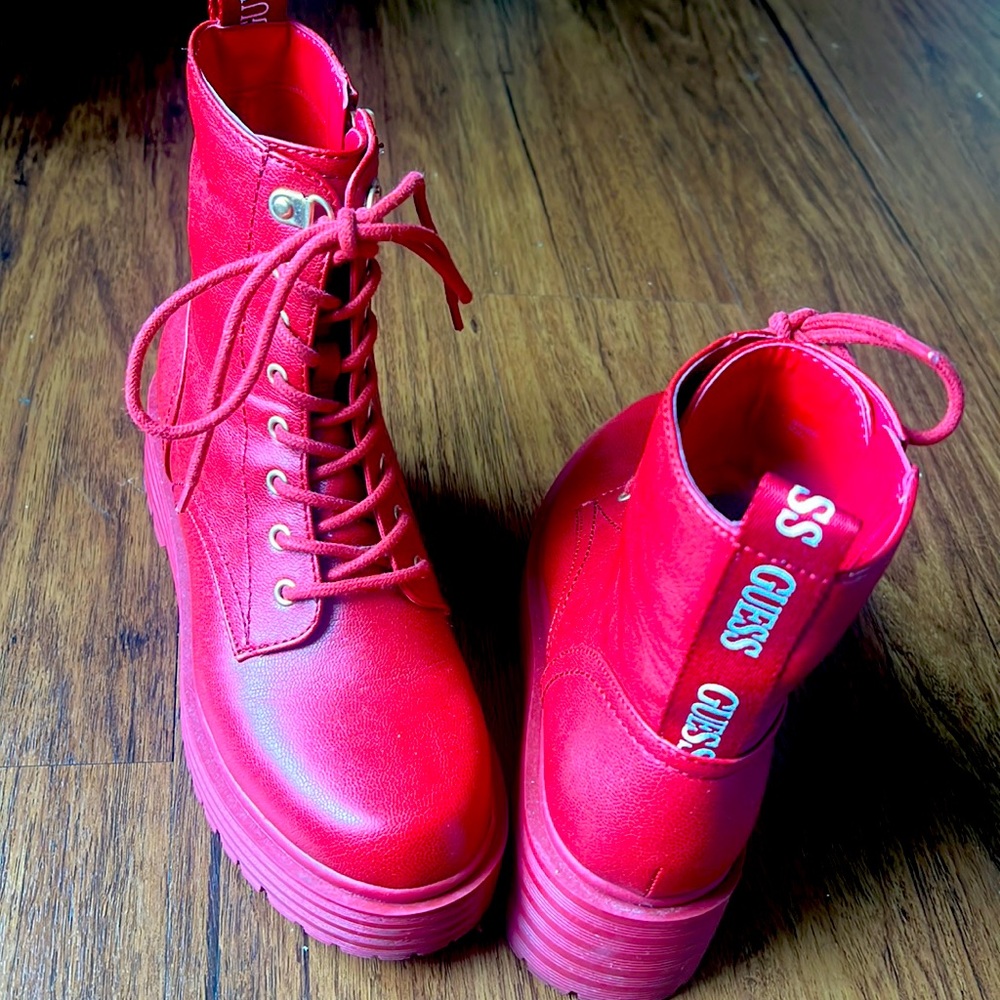 Guess boots